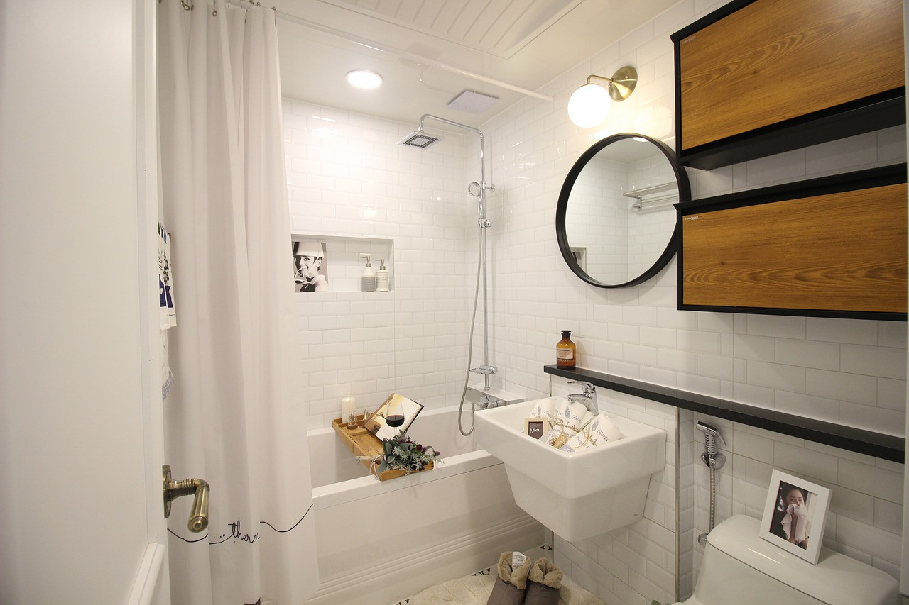 Praktische Tipps für die Dekoration eines kleinen Badezimmers
