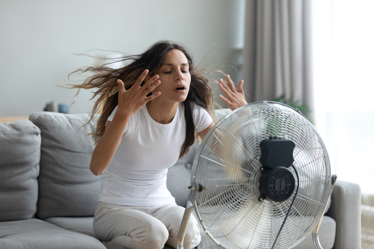 Wie kann man eine Wohnung bei heißem Wetter ohne Klimaanlage abkühlen?