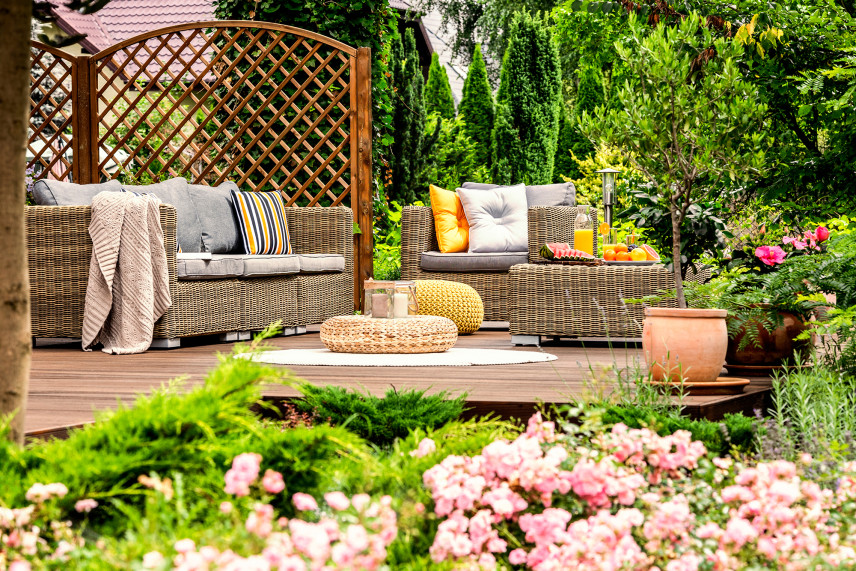 Wie bepflanzt man eine Terrasse - wie gestaltet man den Bereich um die Terrasse herum?