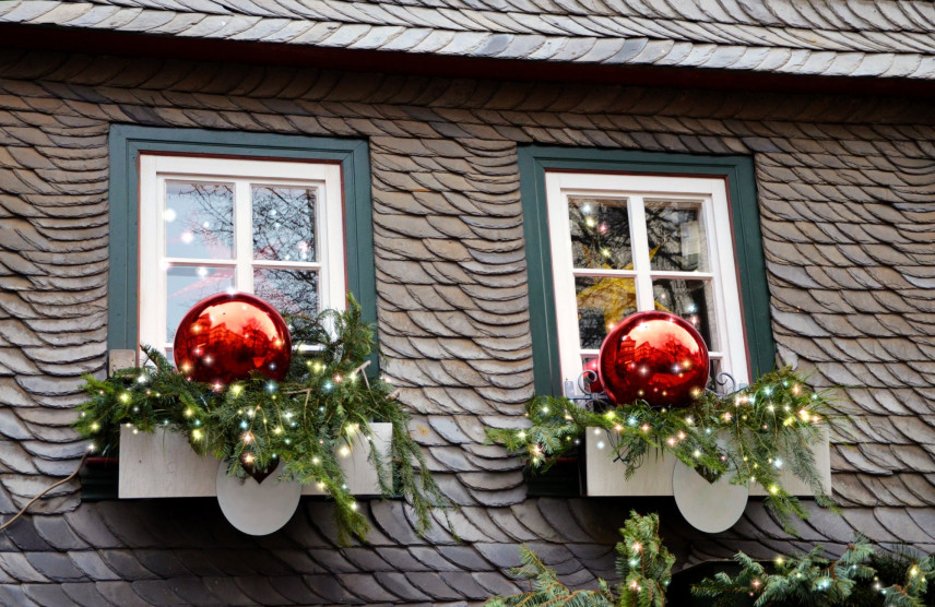 Wie schmückt man sein Fenster zu Weihnachten?