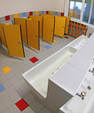 Großes Badezimmer für Kinder