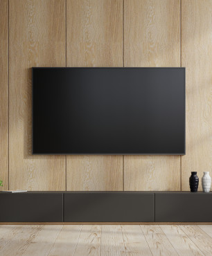Wohnzimmer mit Holzwand für TV