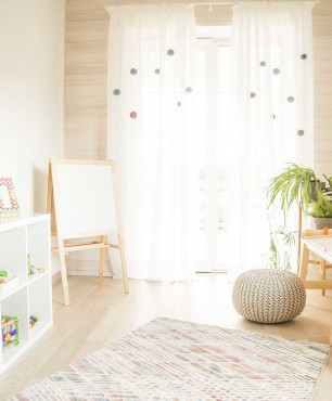 Zimmer für ein Kind im skandinavischen Stil