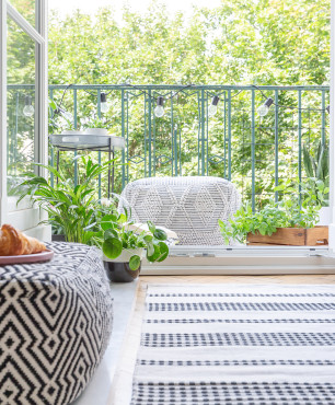 Wohnzimmer mit Holzboden