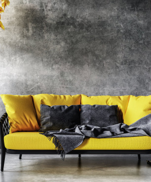 Schwarzes und gelbes Sofa