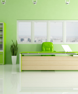 Grüne Wand im Büro