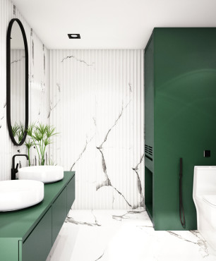 Weiß-grünes Badezimmer mit Marmorwänden