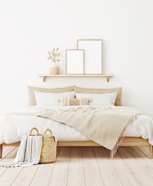 Kontinentales Bett aus Holz
