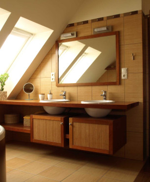 Loft-Badezimmer aus Holz