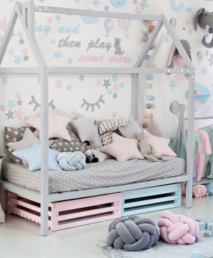 Gemütliches Babyzimmer in Pastellfarben