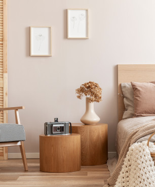 Schlafzimmer aus Holz im skandinavischen Stil