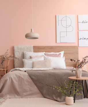 Schlafzimmer in Pastellrosa
