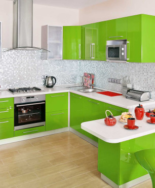 Eingebaute grüne Küche